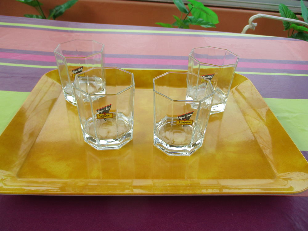 Lot de 4 verres   SCHWEPPES   12 Le Vernois (39)