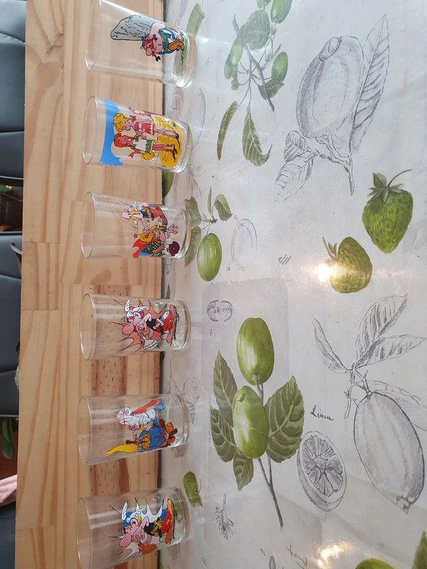 lot de 6 verres vintage 
made in france 
asterix 30 Aubvillers (80)