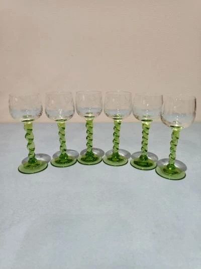 Lot 6 verres vintage pied torsad� vert ann�es 60 18 Surville (27)