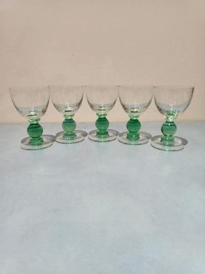 Lot 5 verres vintage pied vert ann�es 70 r�tro
Tr�s bon �tat 14 Surville (27)