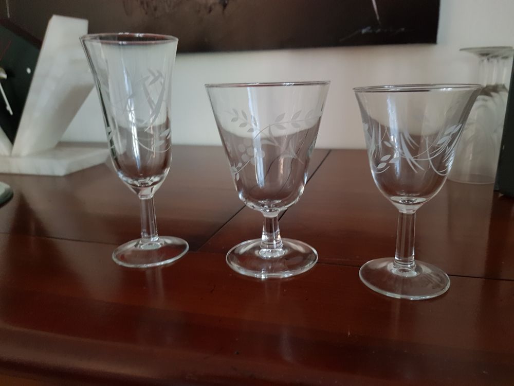 Lot de verres 50 Saint-Ju�ry (81)