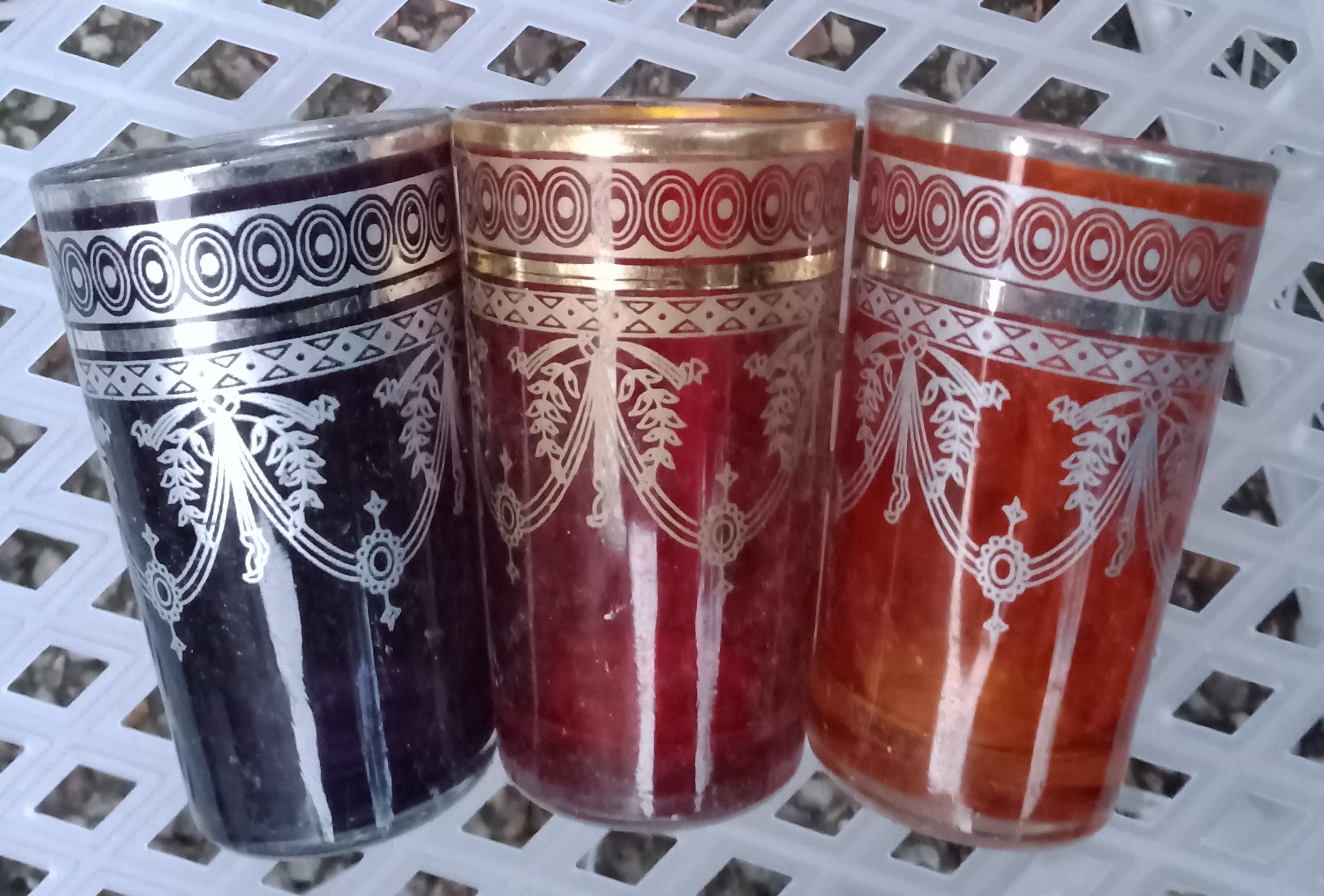 3 verres � th� 3 Beauchamp (95)