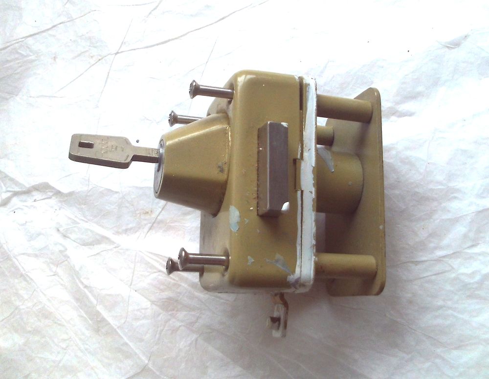 Verrou de s�ret� Vachette � 2 entr�es 0 Villeurbanne (69)