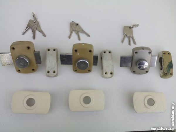 Verrous � cylindres de 40-45 mm de marque VACHETTE 25 Poitiers (86)