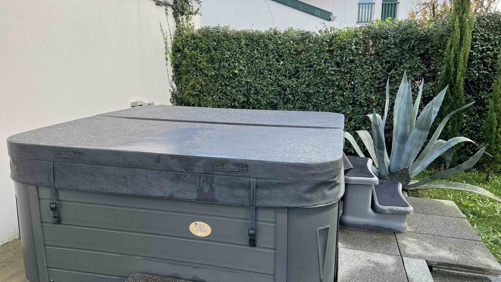 Spa Vert Oc�an 5 // 5-6 personnes - bonne affaire - URGENT
5000 Anglet (64)