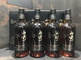 VERTICALE DES 4 ANS DE YAMAZALI LIMITED EDITION PORT OFFERT 3500 Gar�oult (83)