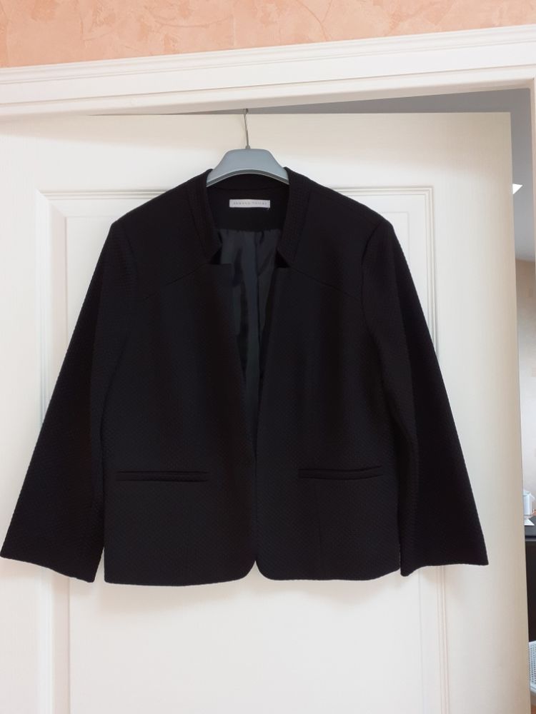 Veste Armand Thiery 14 Thorign�-Fouillard (35)