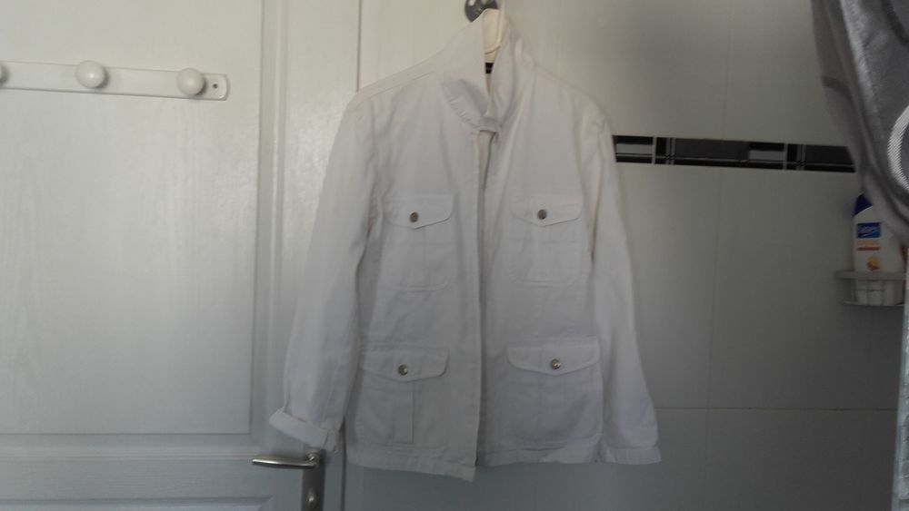 Veste blanche 100% coton . 5 Vihiers (49)