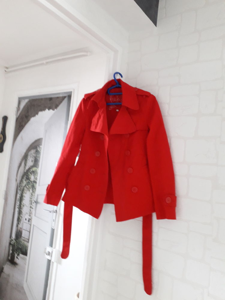 veste blazer rouge
Tr�s peu port�e 15 Mainvilliers (28)