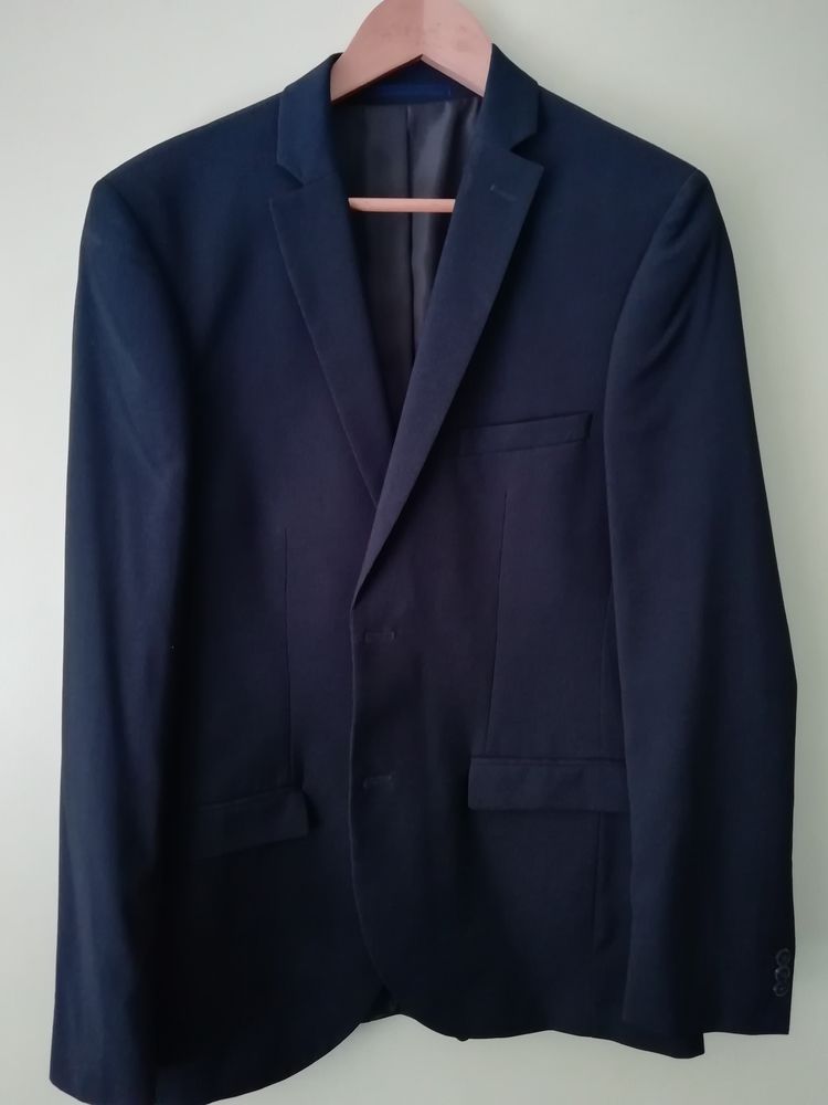 Veste  bleu Marine neuve 15 Mont-Saint-Aignan (76)