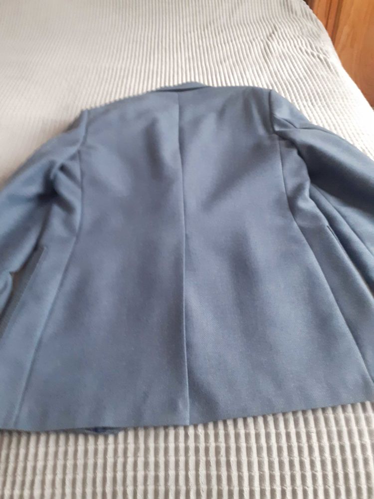 Veste bleue doubl�e, habill�e, peu port�e,propre. 15 Pr�-Saint-�vroult (28)
