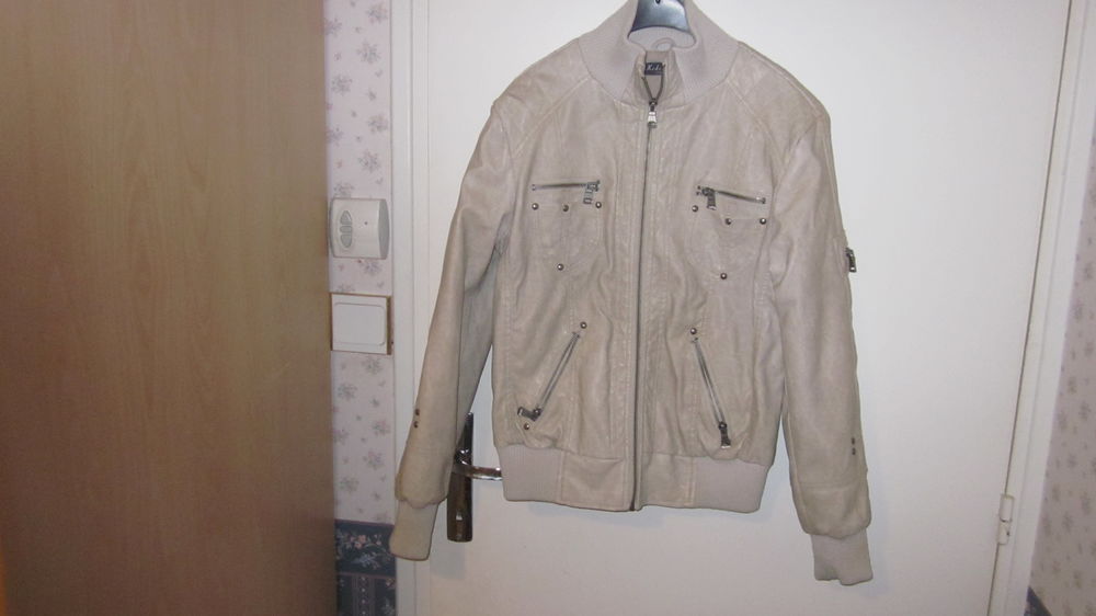 veste ou blouson fille 12 ans 4 Soucelles (49)