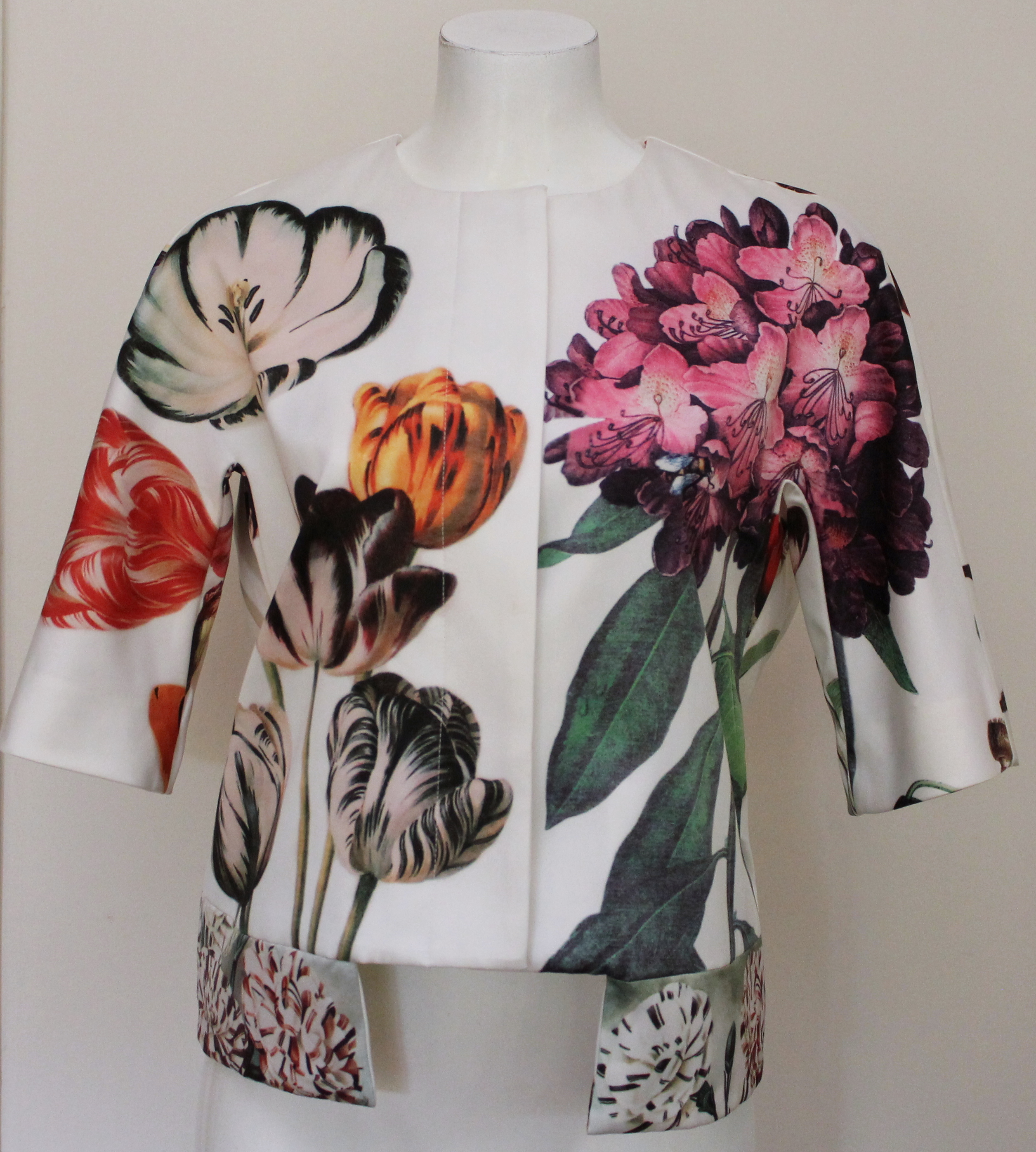 Veste botanical STELLA MC CARTNEY 
T.S soit 36/38 Fr 90 Issy-les-Moulineaux (92)