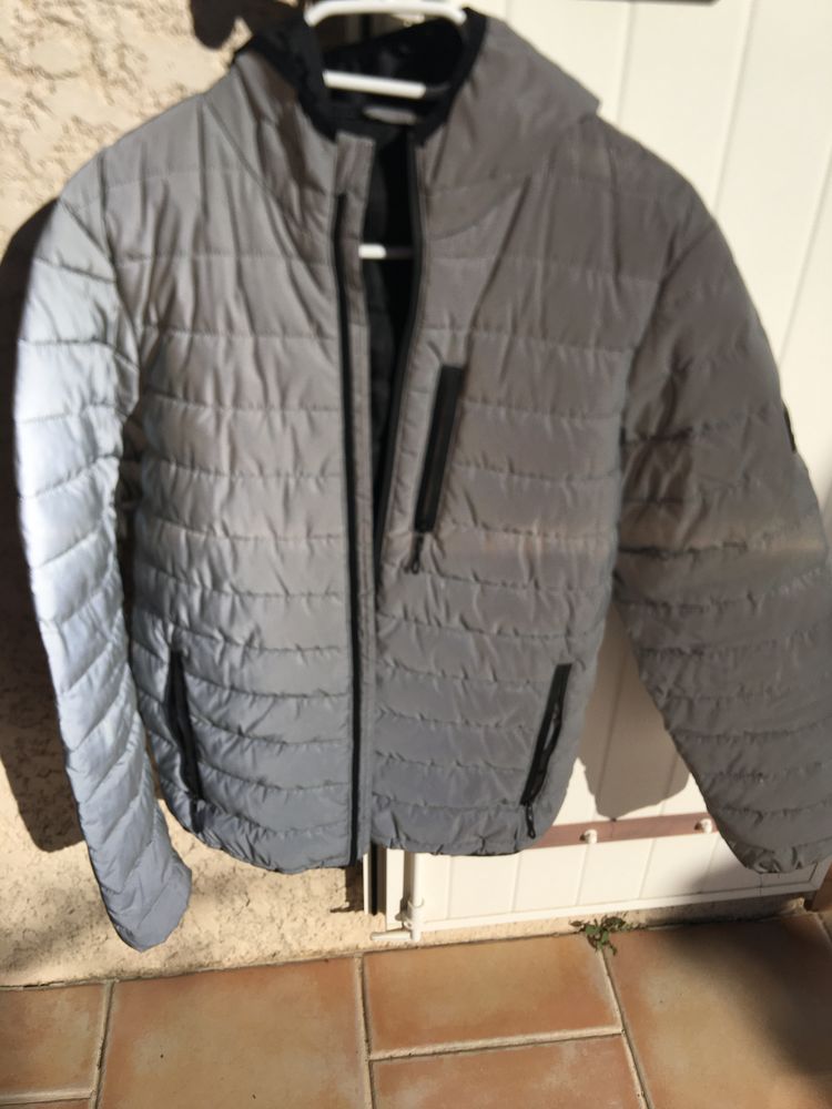 Veste � capuche BERSHKA argent taille M/L 30 Rognac (13)