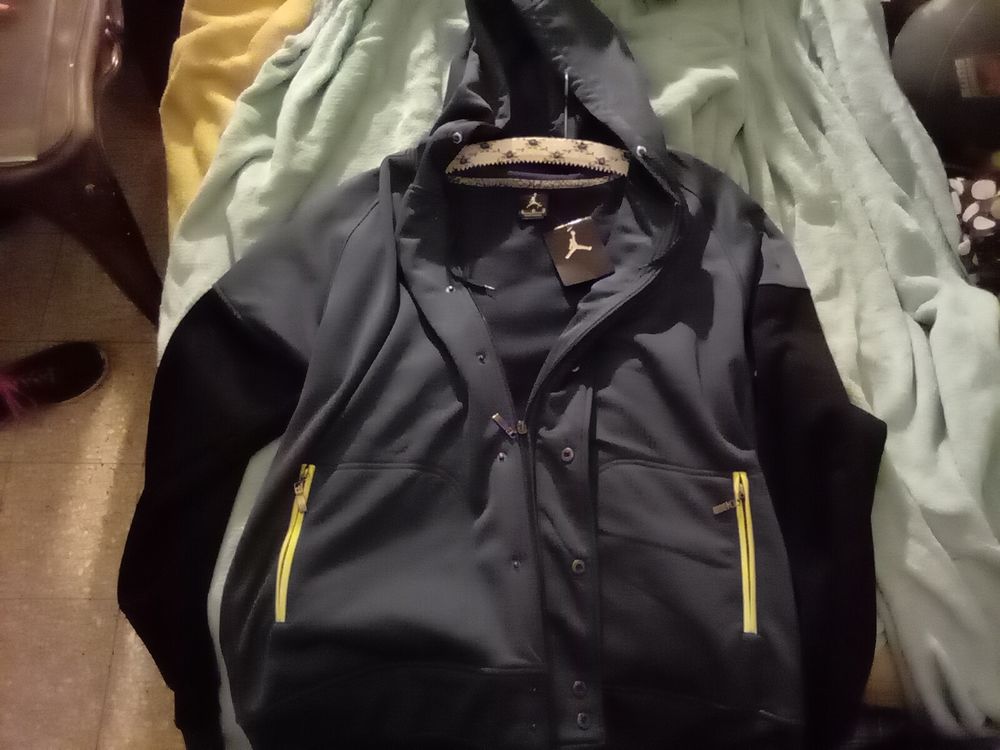 Veste � capuche Jordan 45 Narbonne (11)