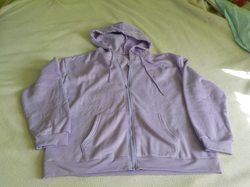 Veste � capuche 8 Eu (76)