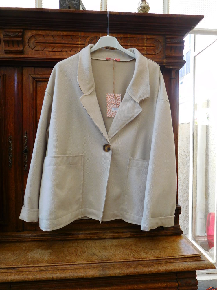  veste et chemisier  neufs 20 Vitry-sur-Seine (94)