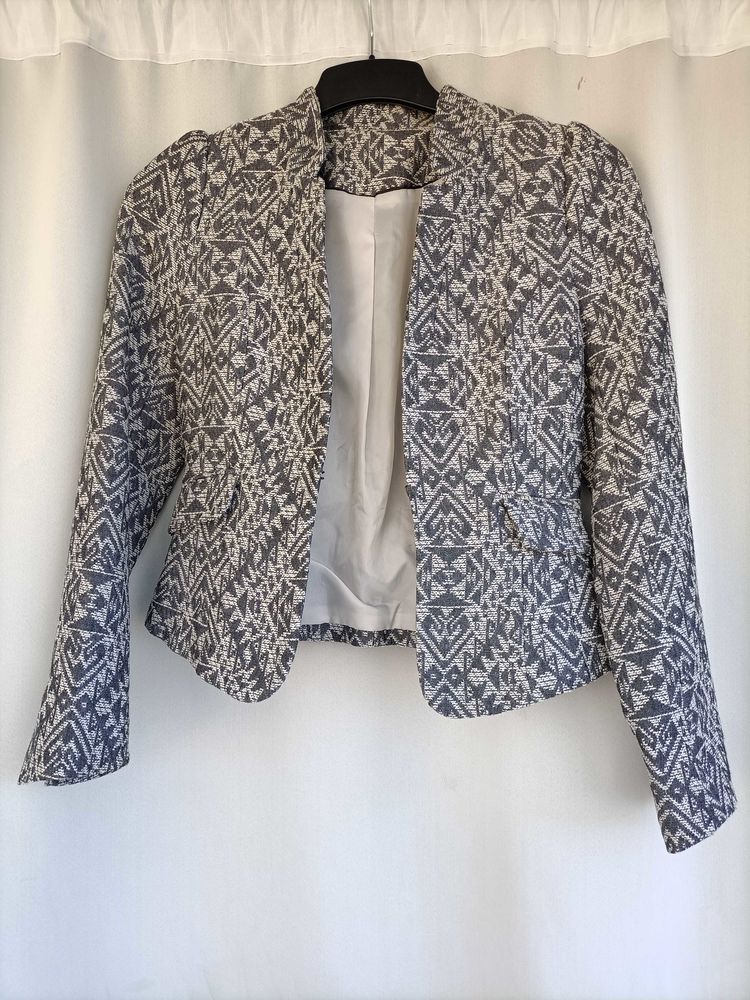 Veste chic cintr�e femme motif ethnique, neuve jamais port�e 45 Nice (06)