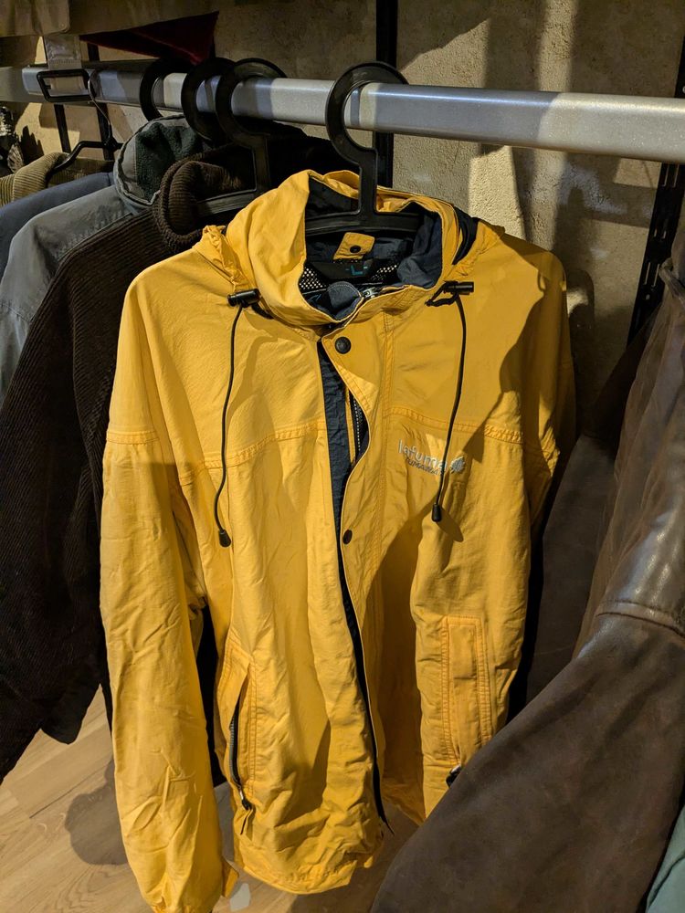 veste+cir�+jaune+Lafuma+taille+L 55 Alboussi�re (07)