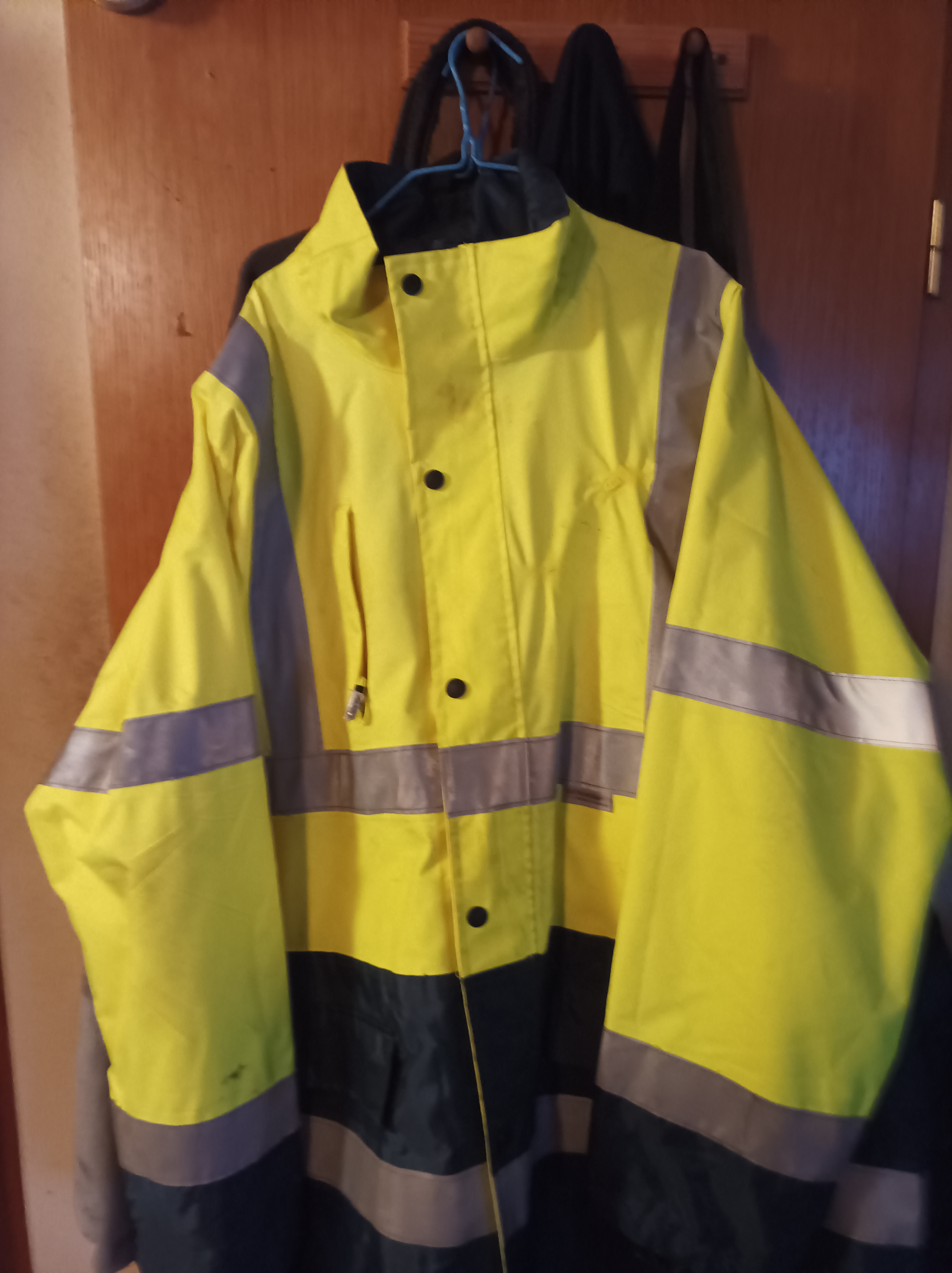 veste coupe-vent, sans capuche, avec doublure fourr�e
10 Turckheim (68)