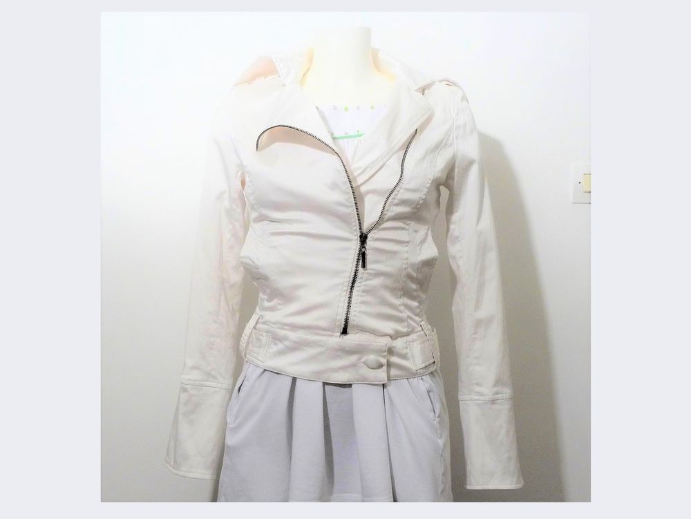 Veste Courte/ Blouson en 65% Coton Blanc Ecru avec Zip 20 Paris 15 (75)