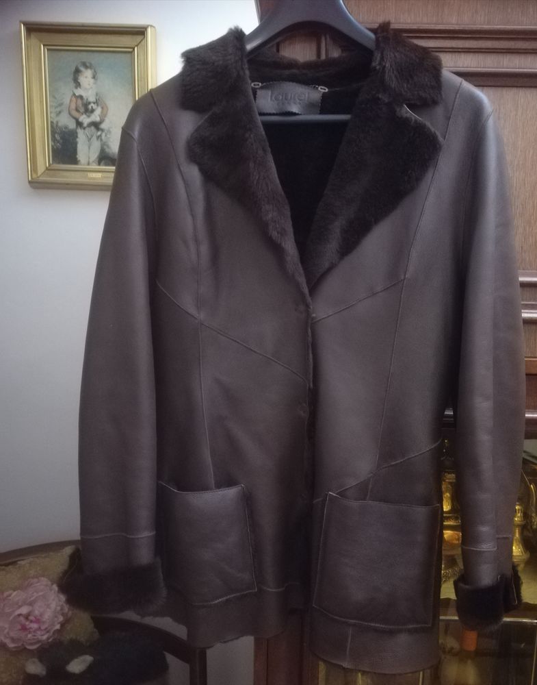 veste 3/4 cuir agneau en bon �tat. 195 La Celle-Saint-Cloud (78)