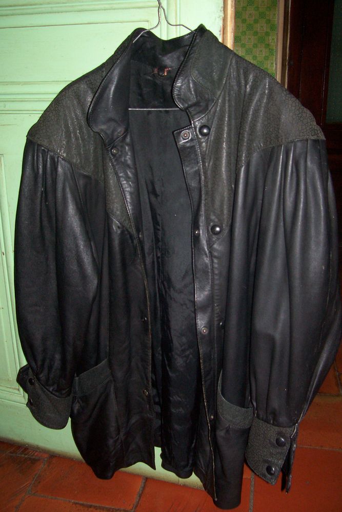 Veste en cuir chez micha 130 Cazedarnes (34)