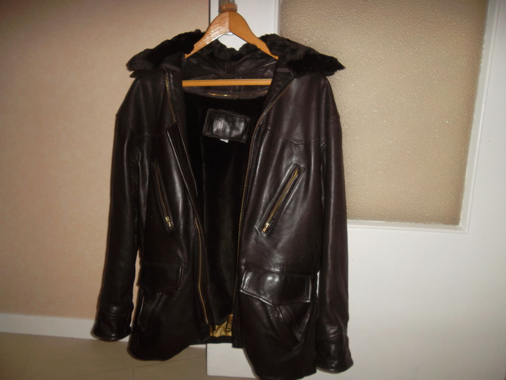 veste de cuir  �PAIS  (vachette) style aviateur 400 Vezin-le-Coquet (35)