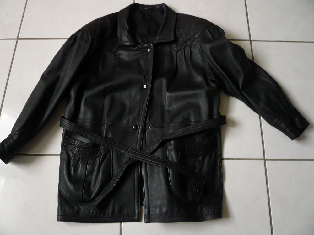 Veste en cuir femme T44 40 Franqueville-Saint-Pierre (76)