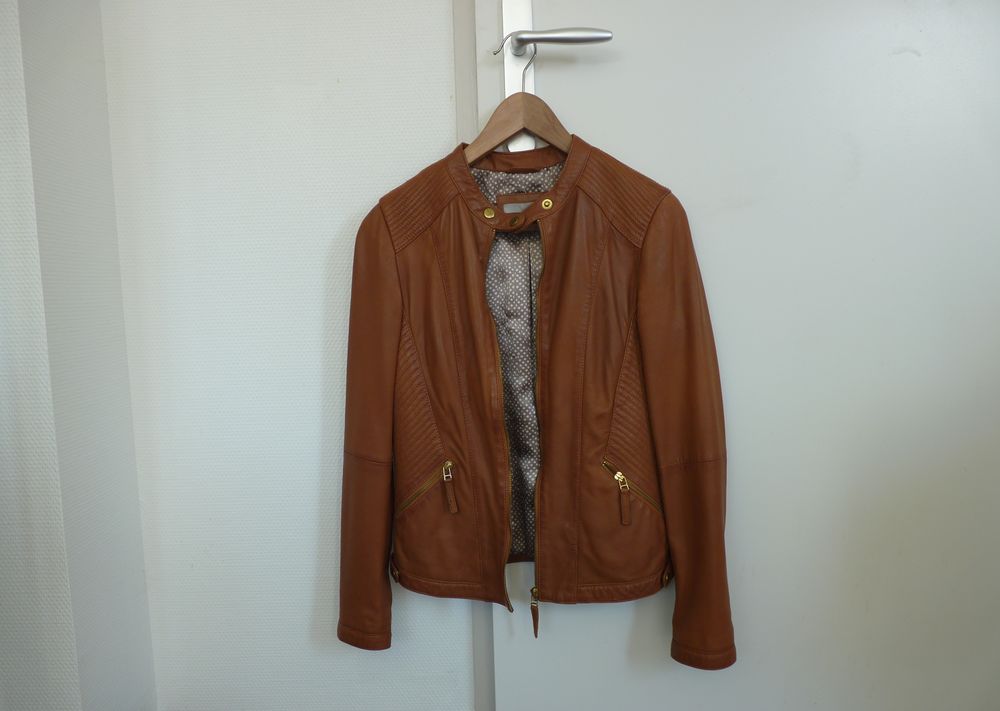 VESTE EN CUIR MARRON 45 La Roche-sur-Yon (85)