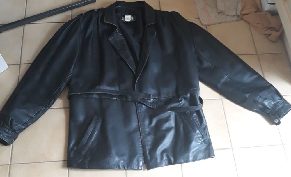 veste en cuir taille 2 15 Fl�r�-la-Rivi�re (36)