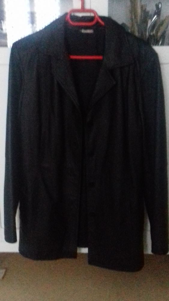 VESTE EN CUIR 80 Urrugne (64)