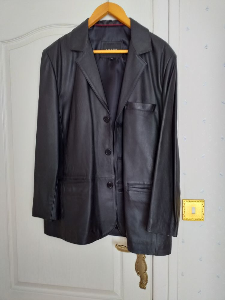 Veste  cuir . 20 Saint-Marcel (71)