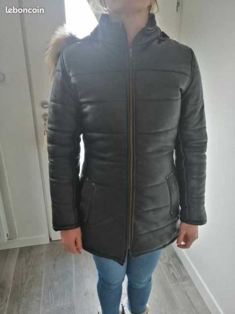 Veste 3/4 cuir T. 36 150 Courdimanche-sur-Essonne (91)