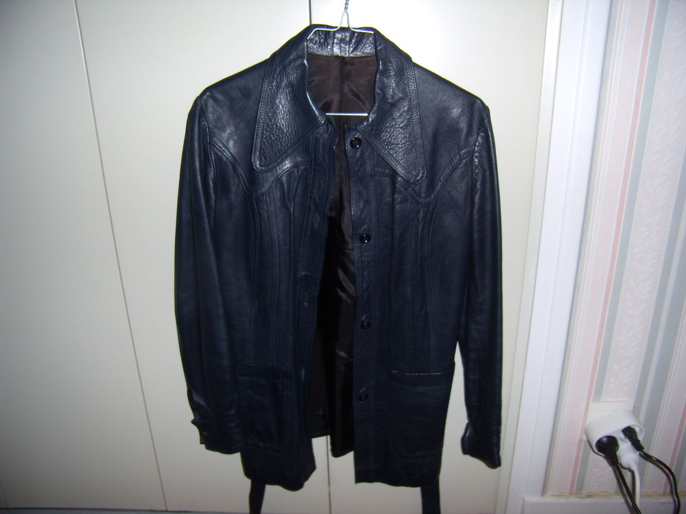 veste en cuire 15 Saint-Romain-le-Puy (42)