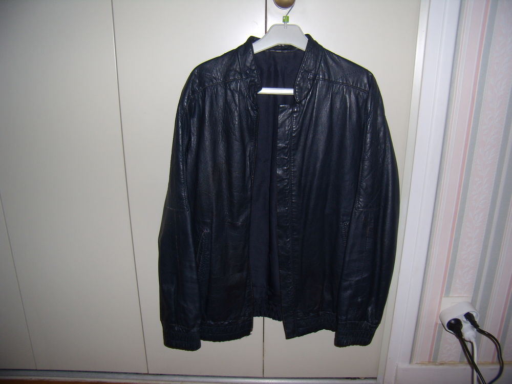 veste en cuire 20 Saint-Romain-le-Puy (42)