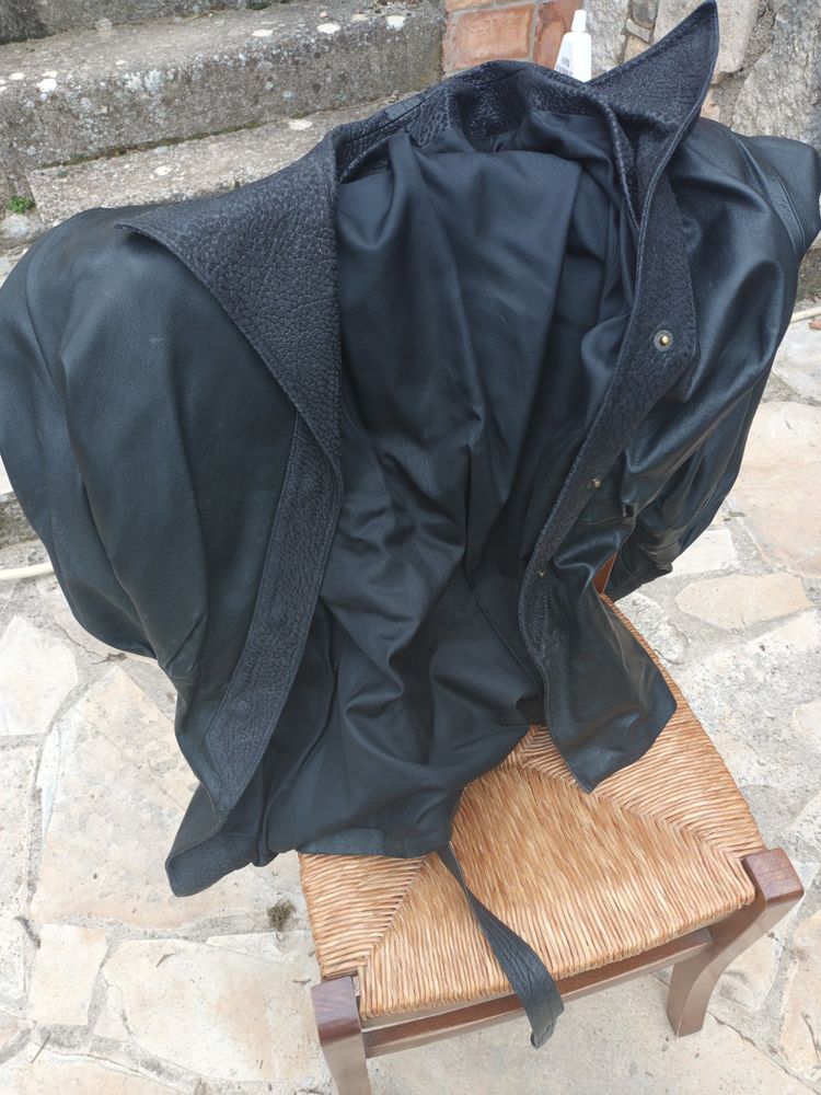 veste 3 cuirs 30 Allemagne-en-Provence (04)