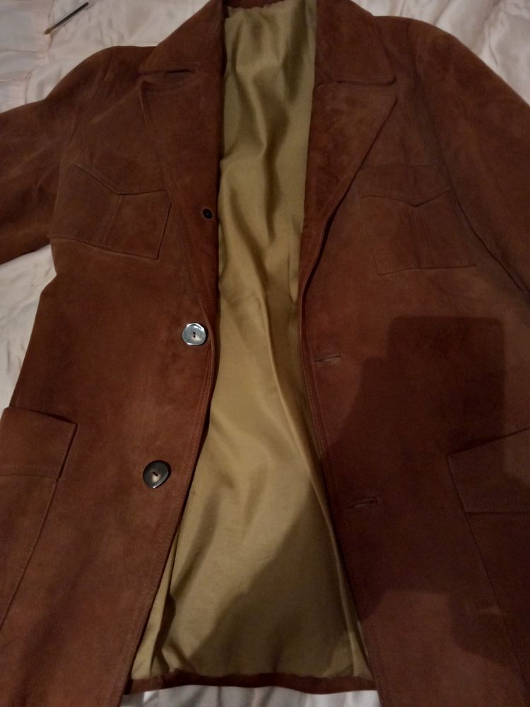 veste en daim marron, en bon �tat. 0 Ch�teauroux (36)