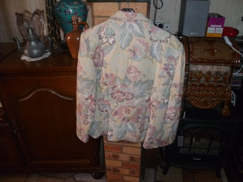 VESTE FAITE MAISON TAILLE 38/40 10 Saint-Quentin (02)
