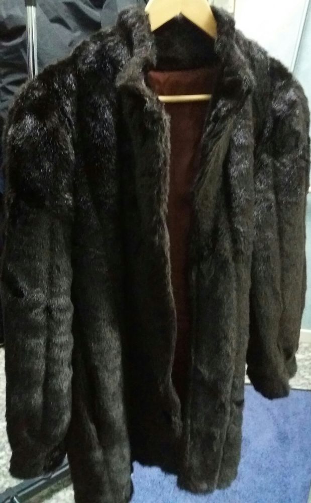 VESTE en Fausse Fourrure Taille 40/42 50 Nantes (44)