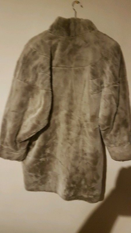 Veste fausse fourrure taille 40 20 Angers (49)