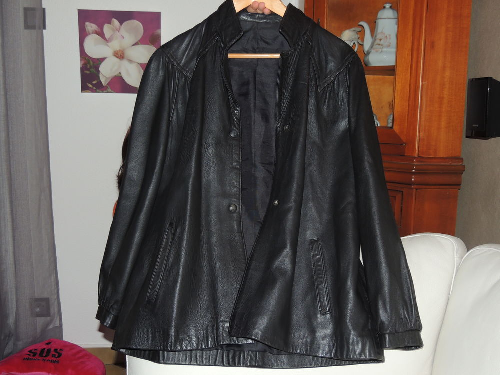 Veste 3/4  femme cuir v�ritable 15 Le M�e-sur-Seine (77)