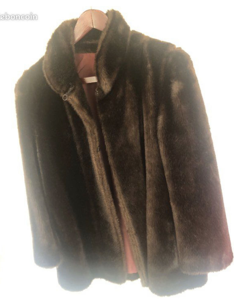 Veste femme fourrure synth�tique taille 44 40 Saint-Germain-en-Laye (78)