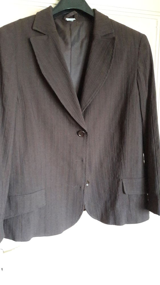 Veste femme T48 Marron M&S Mode 25 M�ry-sur-Oise (95)