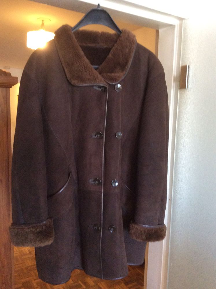 Veste 3/4 en fourrure d'agneau marron NEUVE 300 Paris 13 (75)