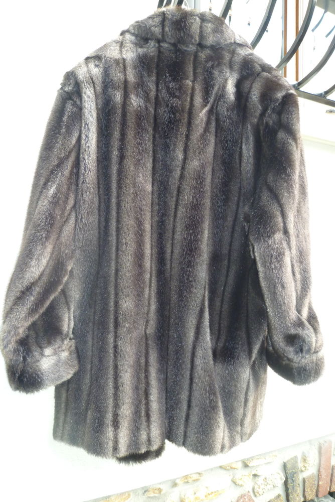 veste 3/4 fourrure imitation vison 30 Soisy-sous-Montmorency (95)