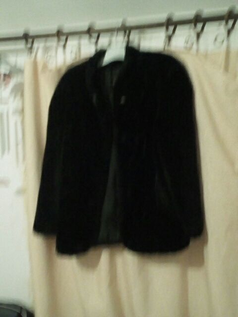 veste fourrure synth�tique 30 Charleville-M�zi�res (08)