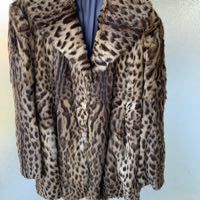 VESTE Fourrure tachet�e 250 Cannes (06)