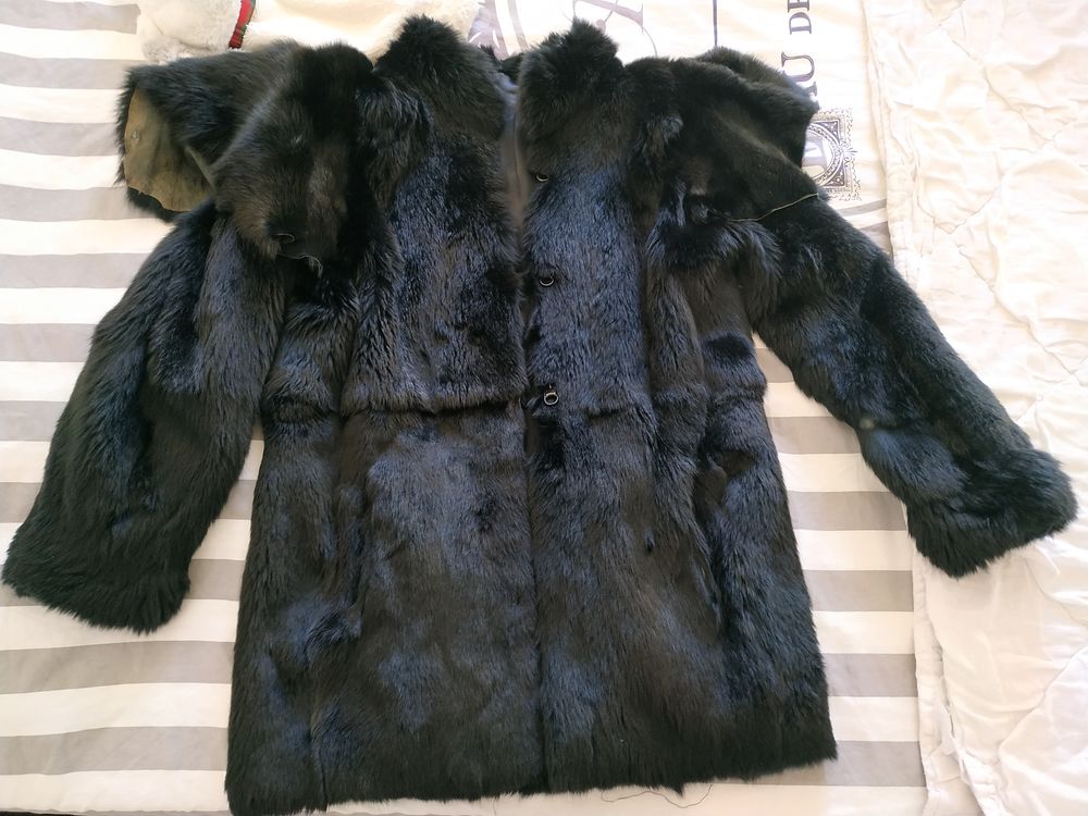 Veste en fourrure v�ritable noir
150 L�zignan-Corbi�res (11)