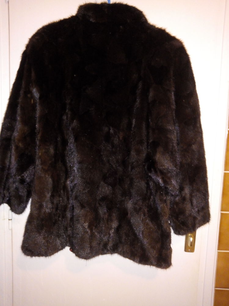 Veste en fourrure
Vison noir
0 Missiriac (56)